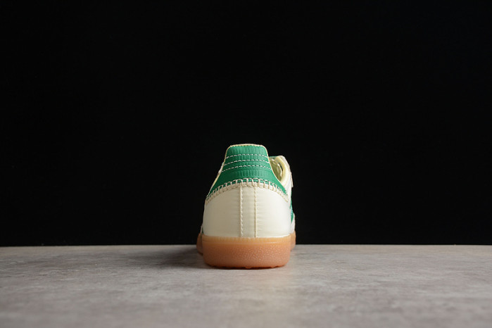 ad low-top sneaker 23031316
