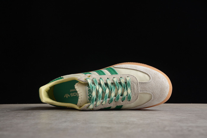 ad low-top sneaker 23031316
