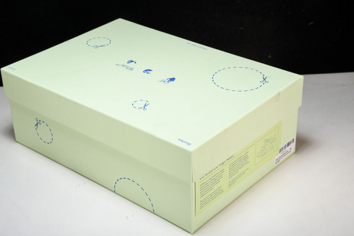 of sneakers ow-16