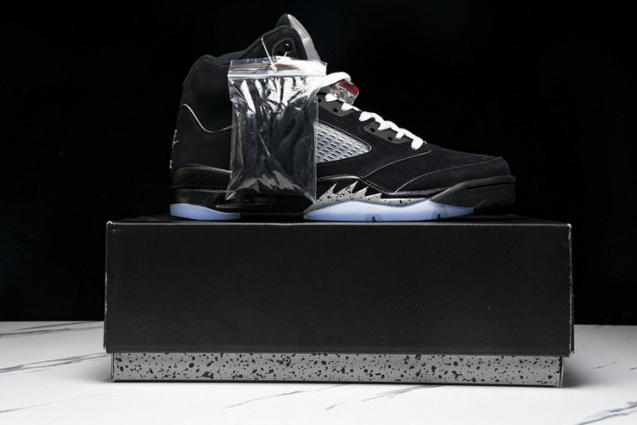 (2025) Air Jordan 5 “Black Metallic Reimagined” HF3975-001