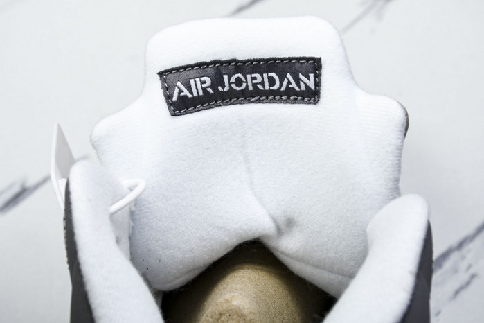 (2011) Jordan 5 Retro 