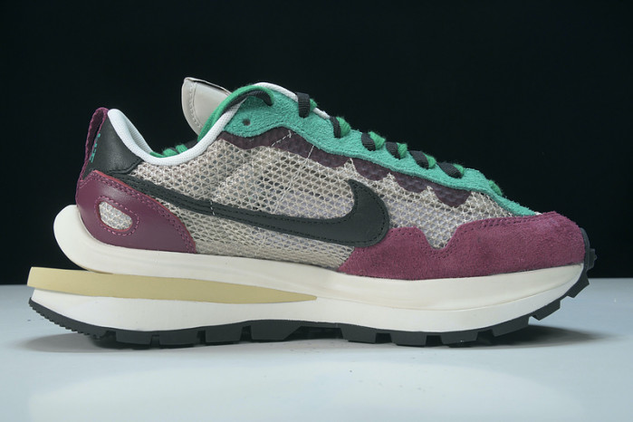 sacai x nike vaporwaffle "string/black villain-red" dd3035-200