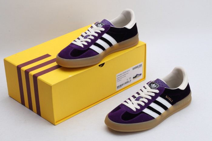 ad low-top sneaker