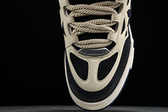 lovt sneaker