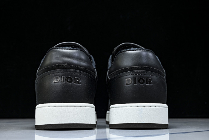 DR B27 LOW-TOP SNEAKERS DR-197