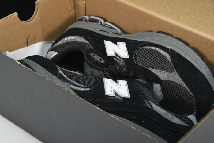 New Balance 2002R M2002RR1