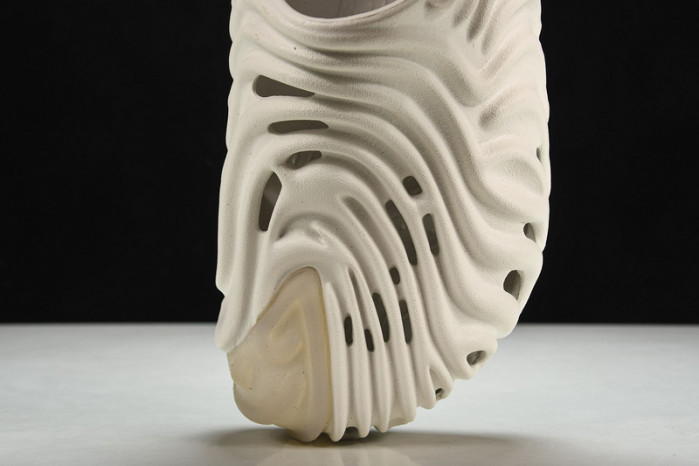 Salehe Bembury x Cr0c5 Pollex Clog“Stratus” CP-5