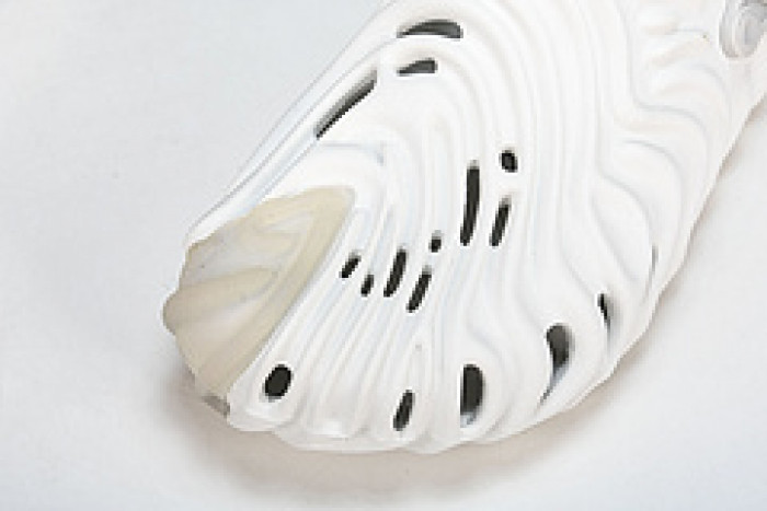 Salehe Bembury x Cr0c5 Pollex Clog“Stratus” CP-5
