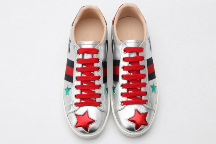 ad low-top sneaker