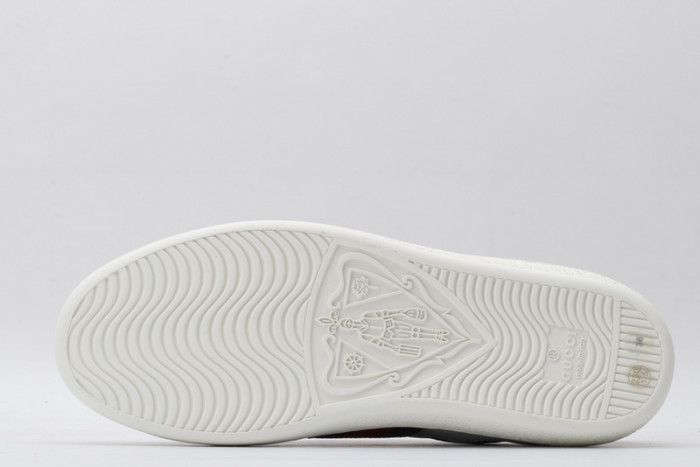 ad low-top sneaker