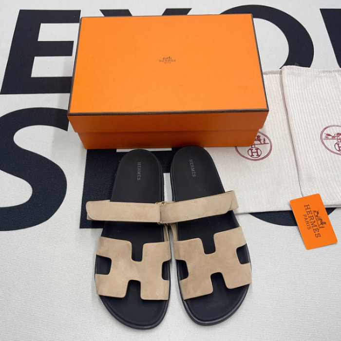 her slides 2307091