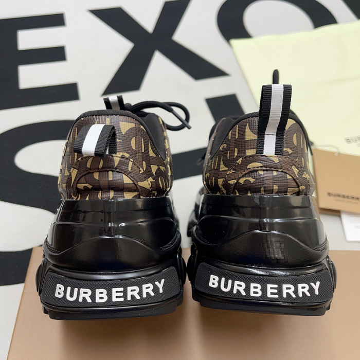 BUBERY SNEAKER