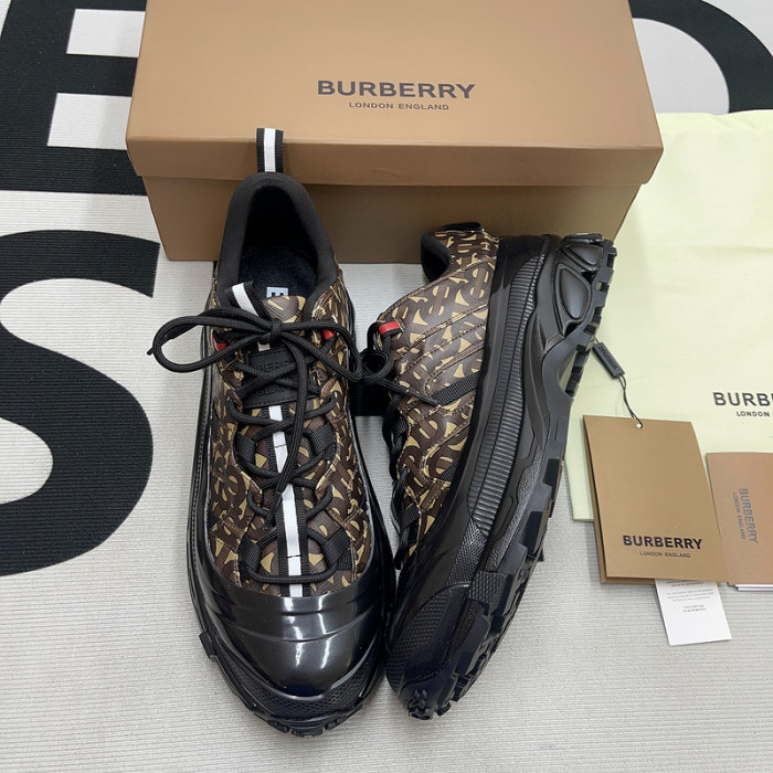 BUBERY SNEAKER