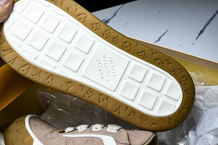 LOVT SNEAKER lv-609