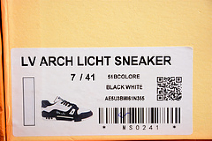 lovt sneaker