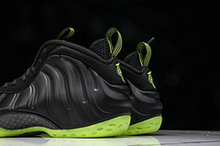 Nike Air Foamposite One Black Volt (CAN GLOW ) HF2902-001