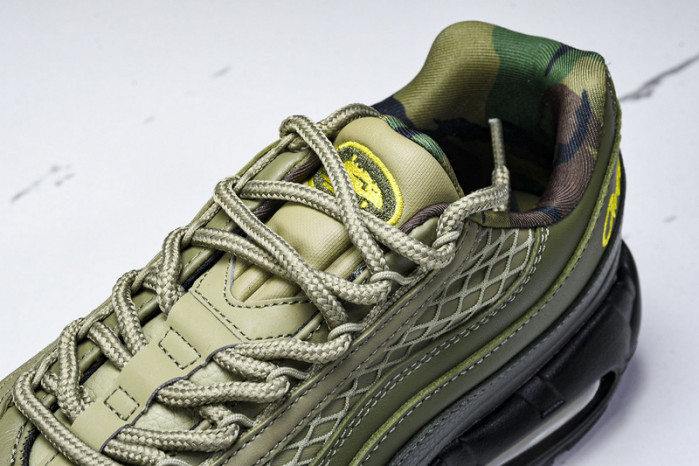 Corteiz x Air Max 95 SP FB2709-300