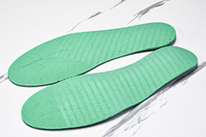 Air Jordan 4 RM “Gorge Green” FQ7939-003