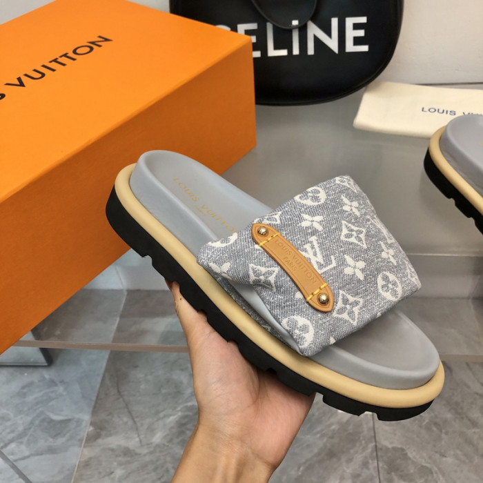 lovt sandal