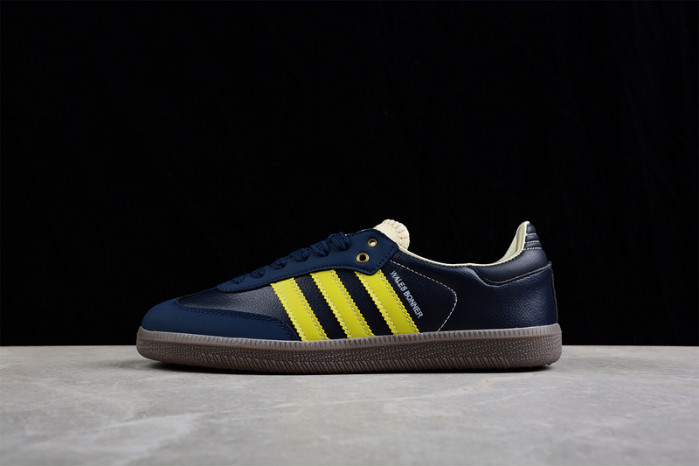 ad low-top sneaker 23031310