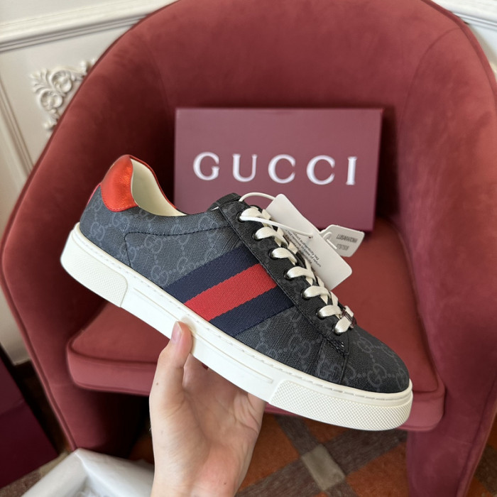 GI ACE EMBROIDERED LOW-TOP SNEAKER 90649