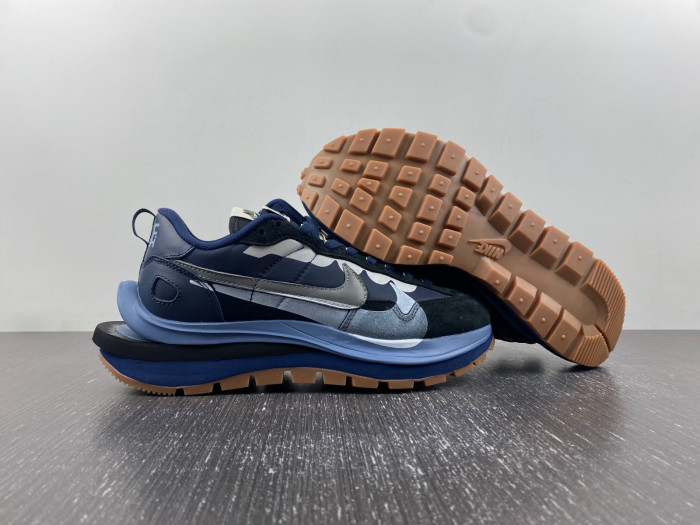 sacai x vaporwaffle dd1875-700
