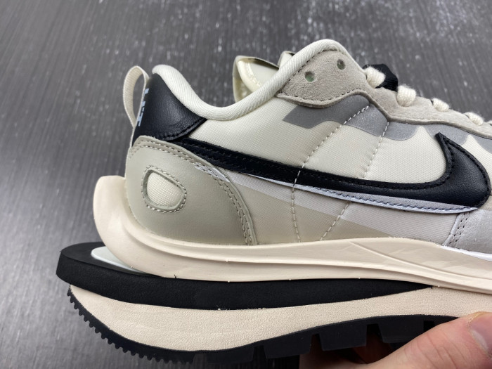 sacai x vaporwaffle dd1875-101