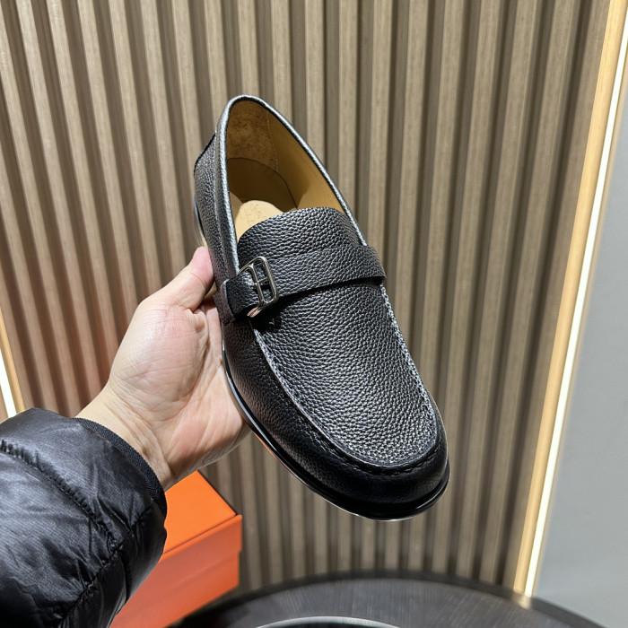 HER SHOES HM-23
