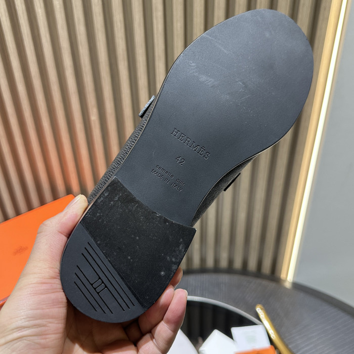 HER SHOES HM-24