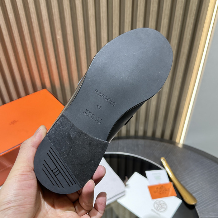 HER SHOES HM-25