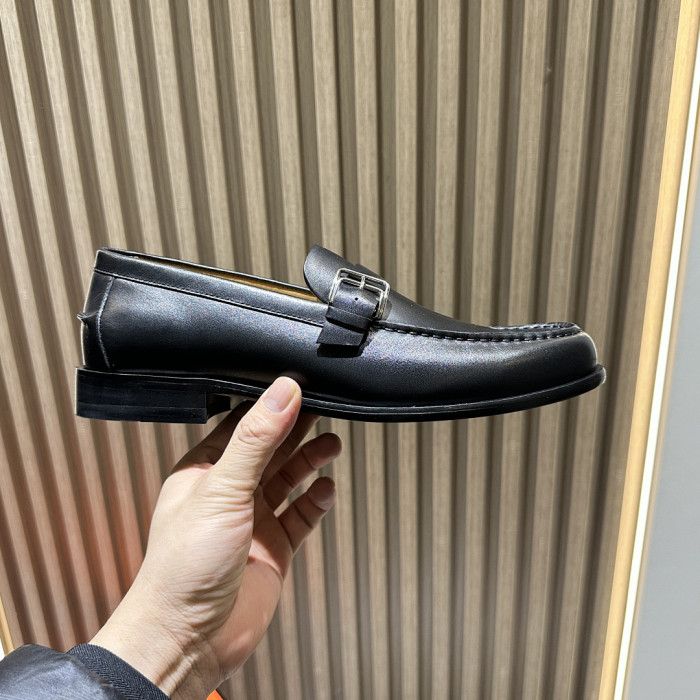 HER SHOES HM-25