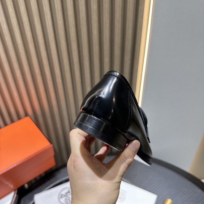 HER SHOES HM-28