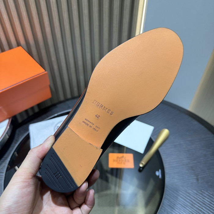 HER SHOES HM-29