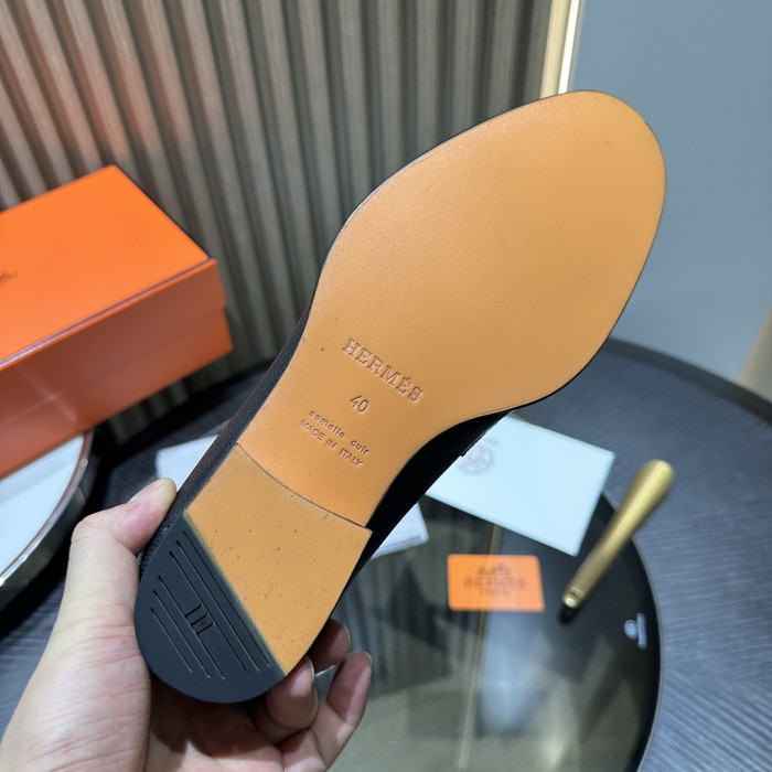 HER SHOES HM-30