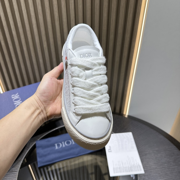 DR B33 LOW-TOP SNEAKERS DR-218
