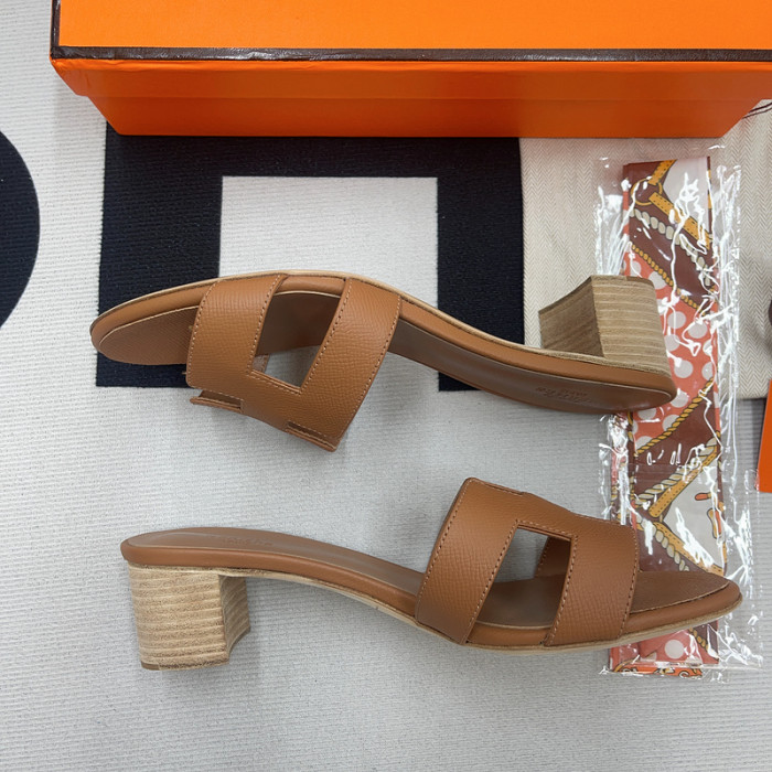 her slides 2306095