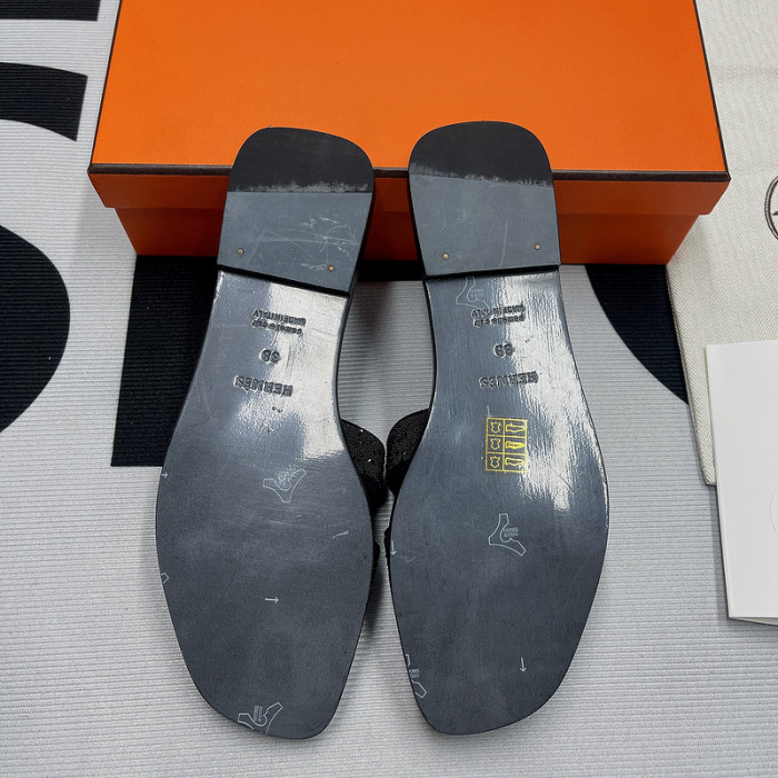 her slides 2306099