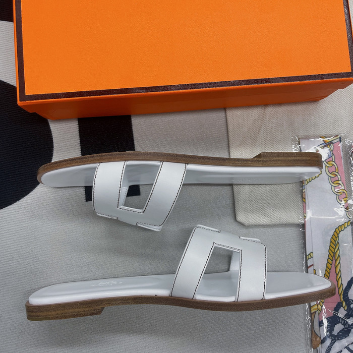 her slides 23060912