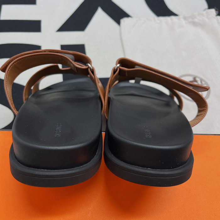 her slides 23060919