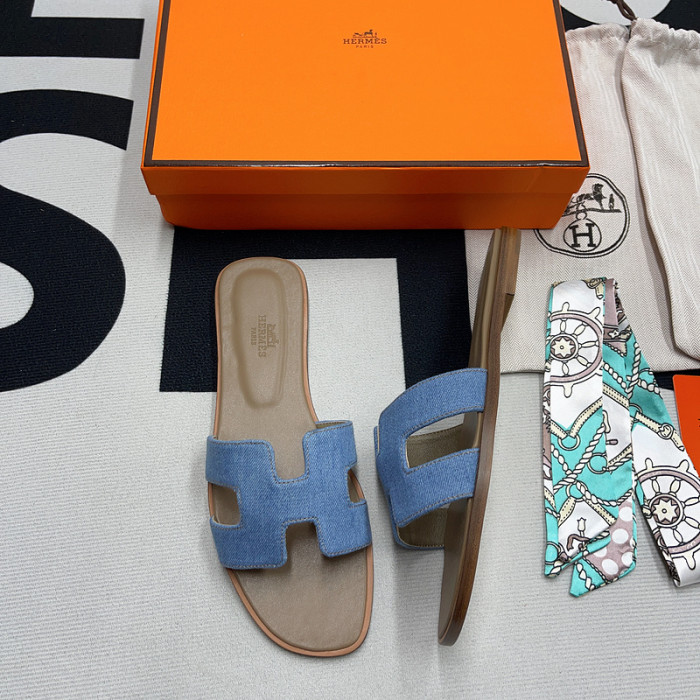 her slides 2306092