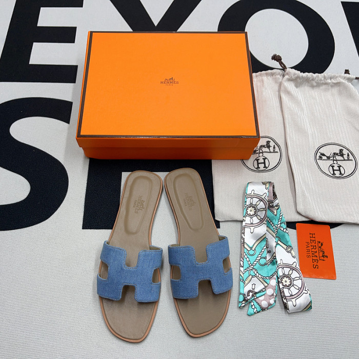 her slides 2306092
