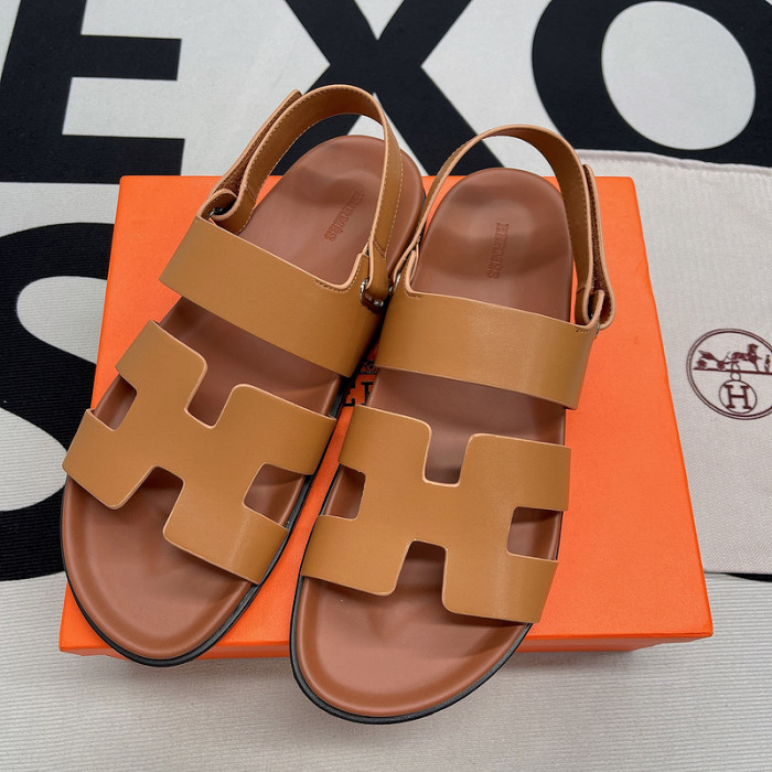 her slides 23060923