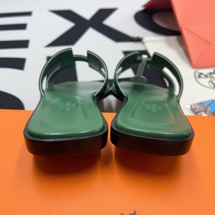 her slides 2306093
