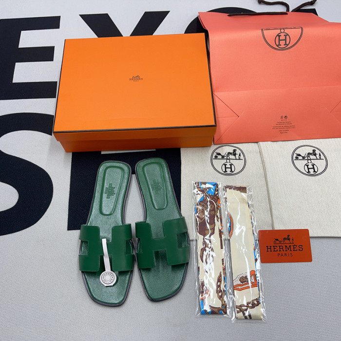 her slides 2306093