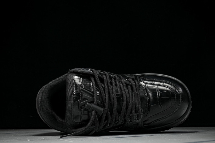 LOVT SNEAKER lv-695