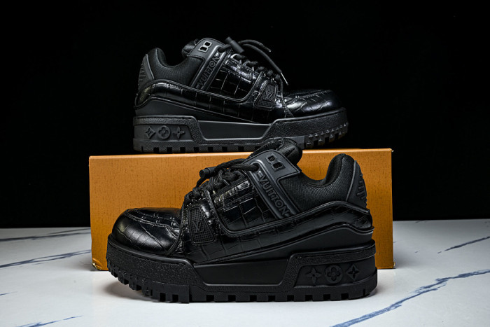 LOVT SNEAKER lv-695