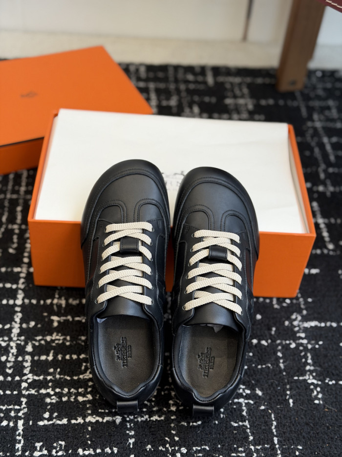 HER SHOES HM-49