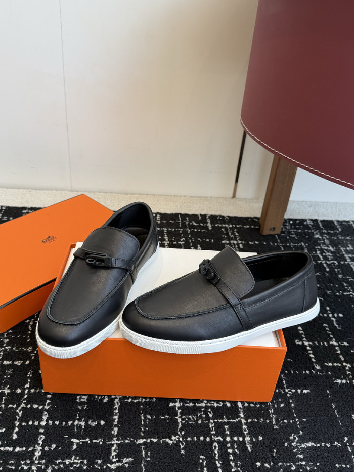 HER SHOES HM-53