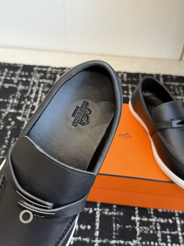 HER SHOES HM-53