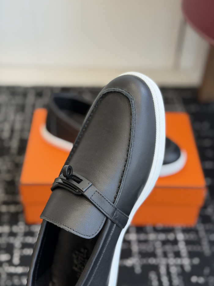 HER SHOES HM-53